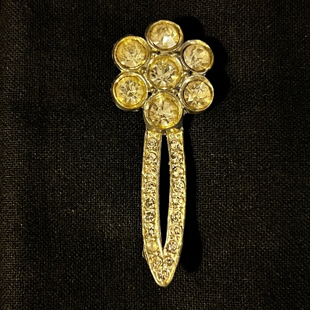 Vintage Rhinestone Brooch - Picture 9 of 10